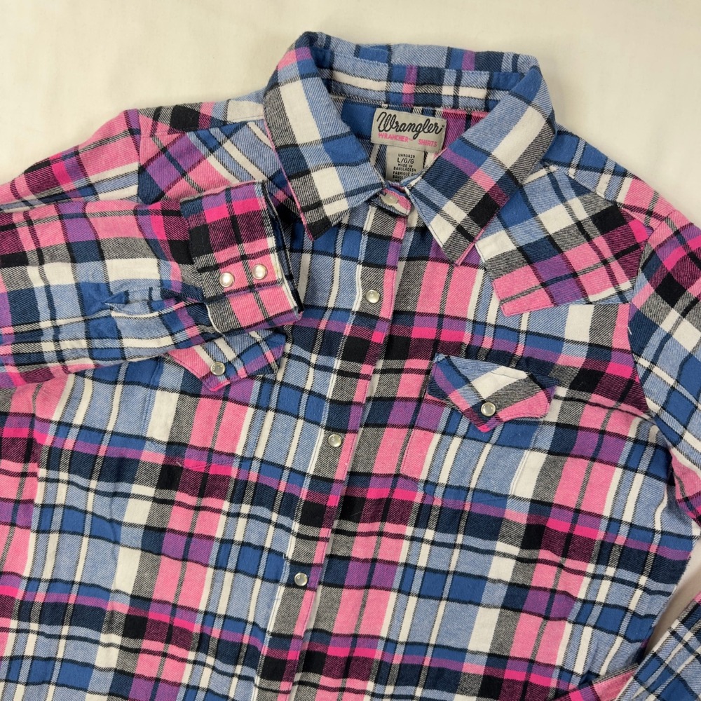 Wrangler Shirt Women's Large Flannel Pink‎ Blue Plaid Pearl Snap Long Sleeve